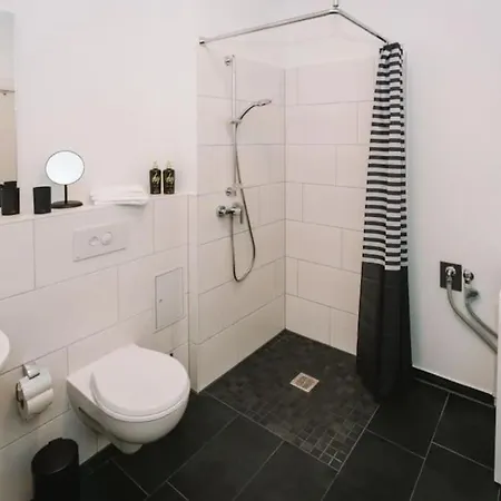 2 Zimmer Mit Balkon Apartment *