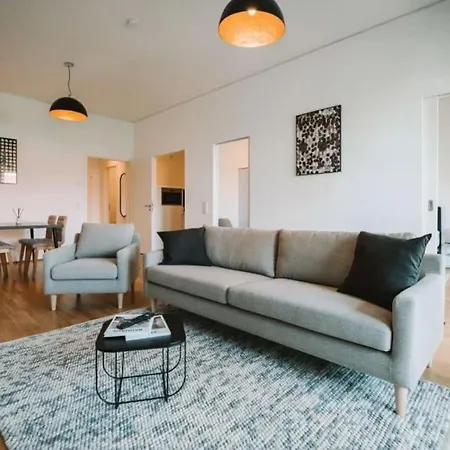 2 Zimmer Mit Balkon